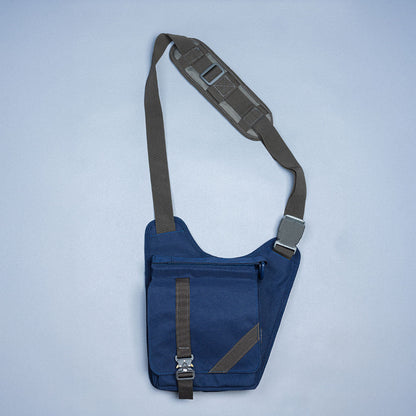 תיק צד מעוצב לנשיאת אקדח, עם מנגנון לשליפה מהירה. דיסקרטי, חכם ונוח.