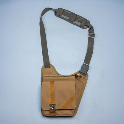 תיק צד מעוצב לנשיאת אקדח, עם מנגנון לשליפה מהירה. דיסקרטי, חכם ונוח.