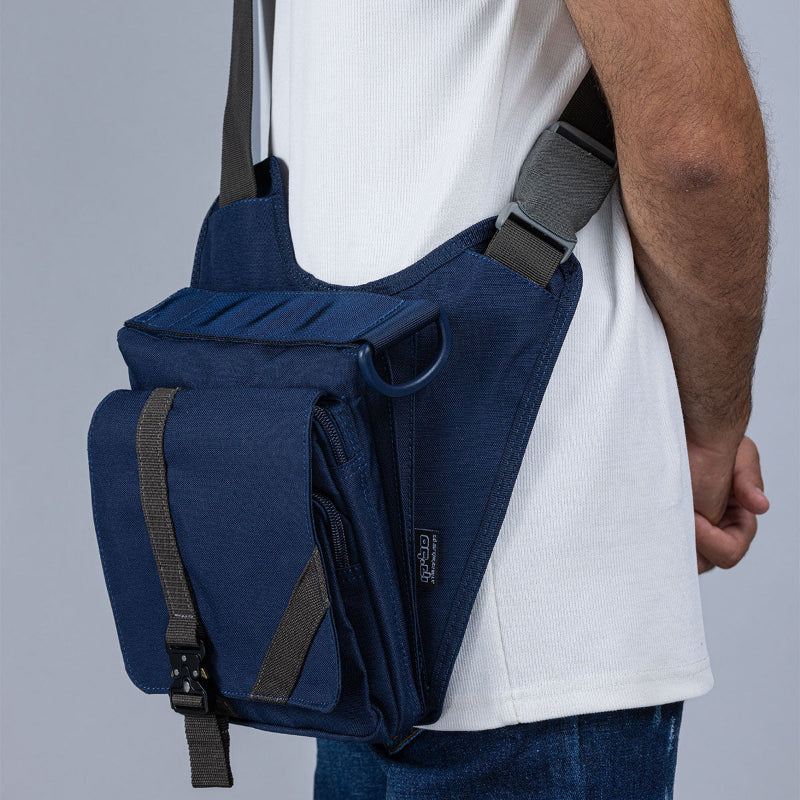 תיק צד מעוצב לנשיאת אקדח, עם מנגנון לשליפה מהירה. דיסקרטי, חכם ונוח.