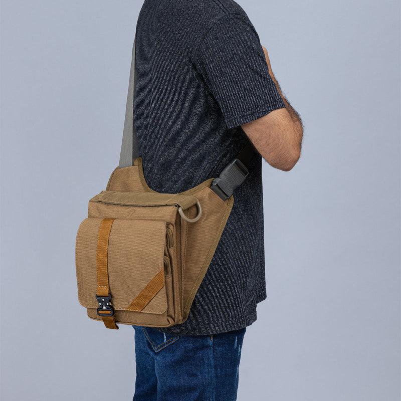 תיק צד מעוצב לנשיאת אקדח, עם מנגנון לשליפה מהירה. דיסקרטי, חכם ונוח.