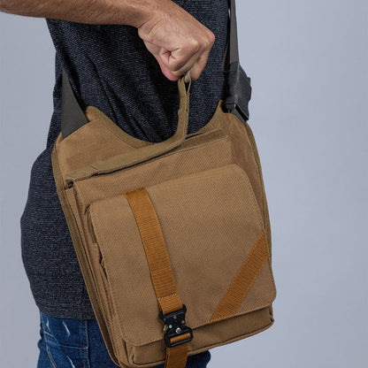 תיק צד מעוצב לנשיאת אקדח, עם מנגנון לשליפה מהירה. דיסקרטי, חכם ונוח.