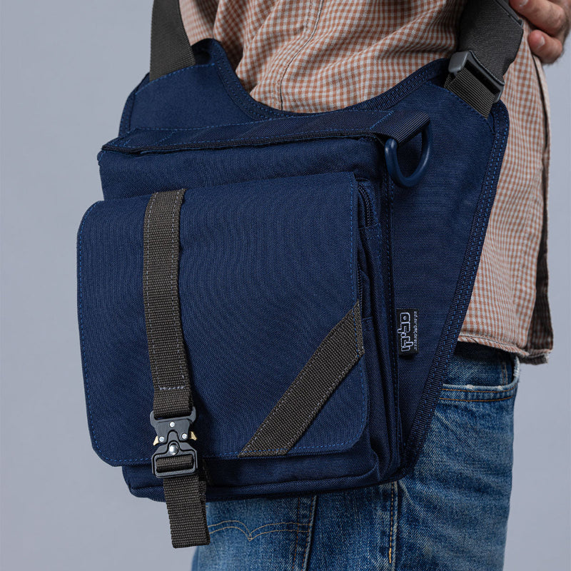 תיק צד מעוצב לנשיאת אקדח, עם מנגנון לשליפה מהירה. דיסקרטי, חכם ונוח.