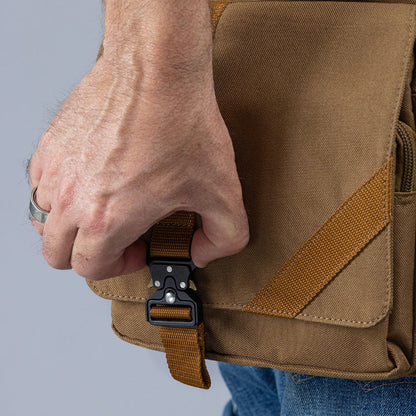 תיק צד מעוצב לנשיאת אקדח, עם מנגנון לשליפה מהירה. דיסקרטי, חכם ונוח.