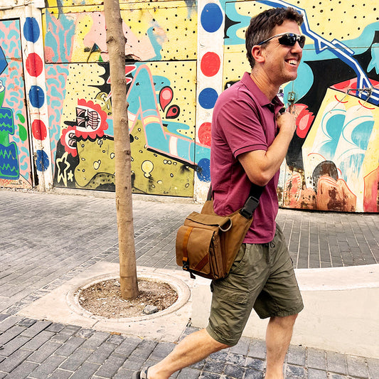 תיק צד מעוצב לנשיאת אקדח, עם מנגנון לשליפה מהירה. דיסקרטי, חכם ונוח.